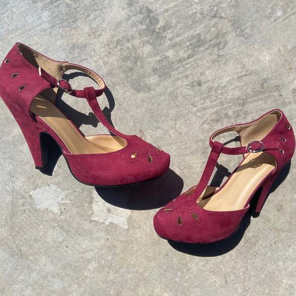 Graham Street Shoe Co. Burgundy T-Strap Pumps - Picture 8 of 9